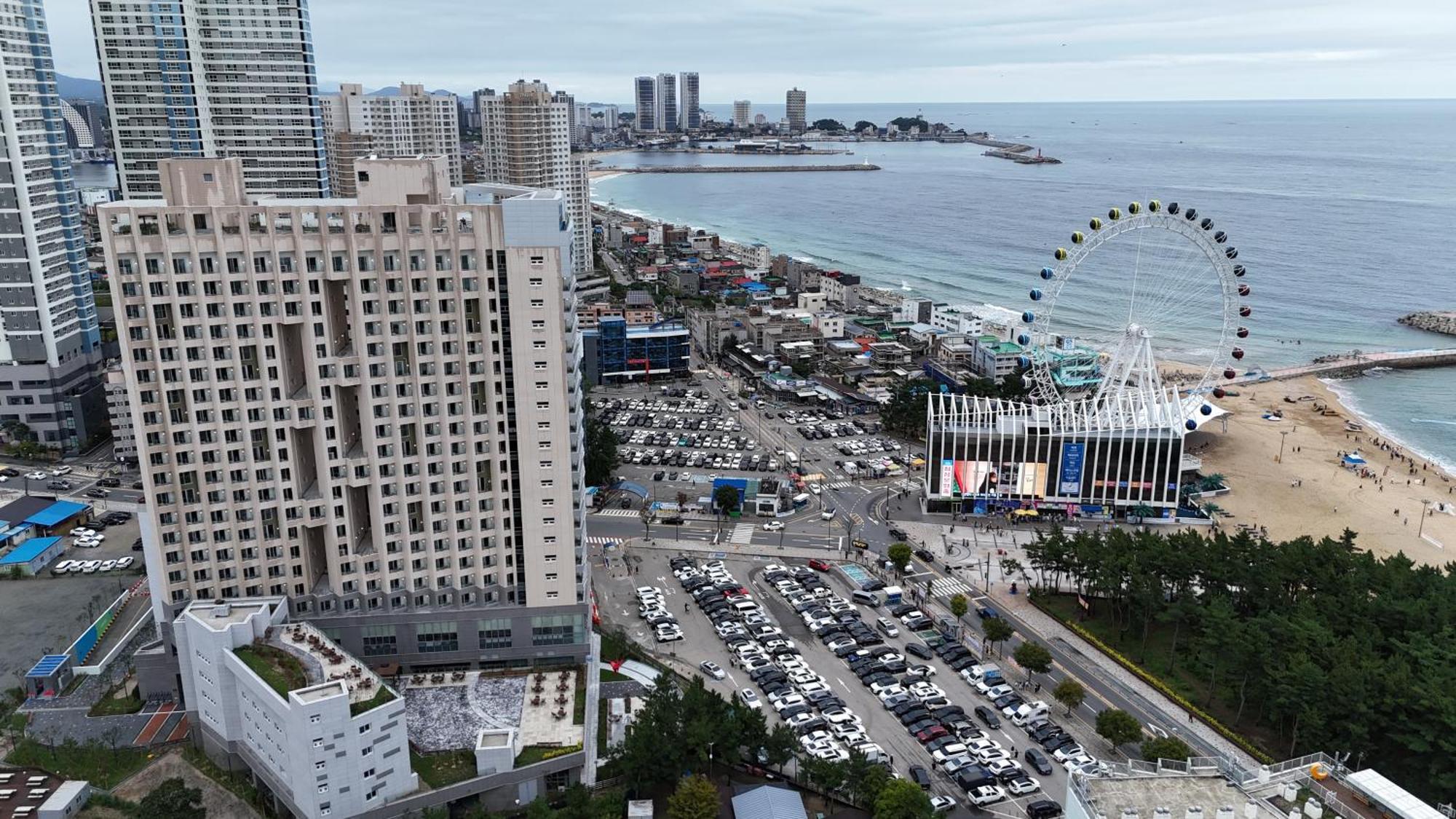 Le Collective Sokcho Beach Apartment Bagian luar foto