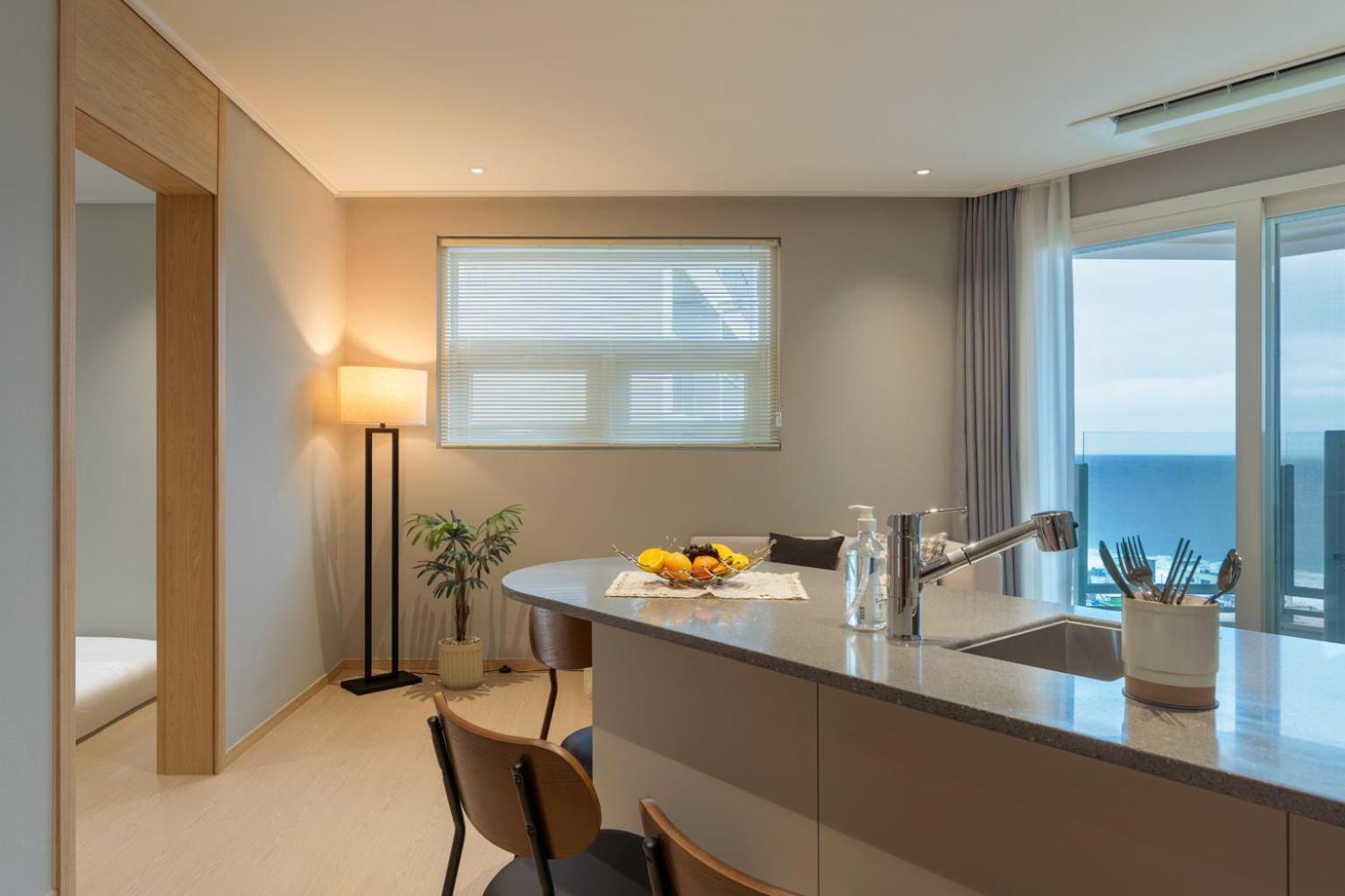 Le Collective Sokcho Beach Apartment Bagian luar foto